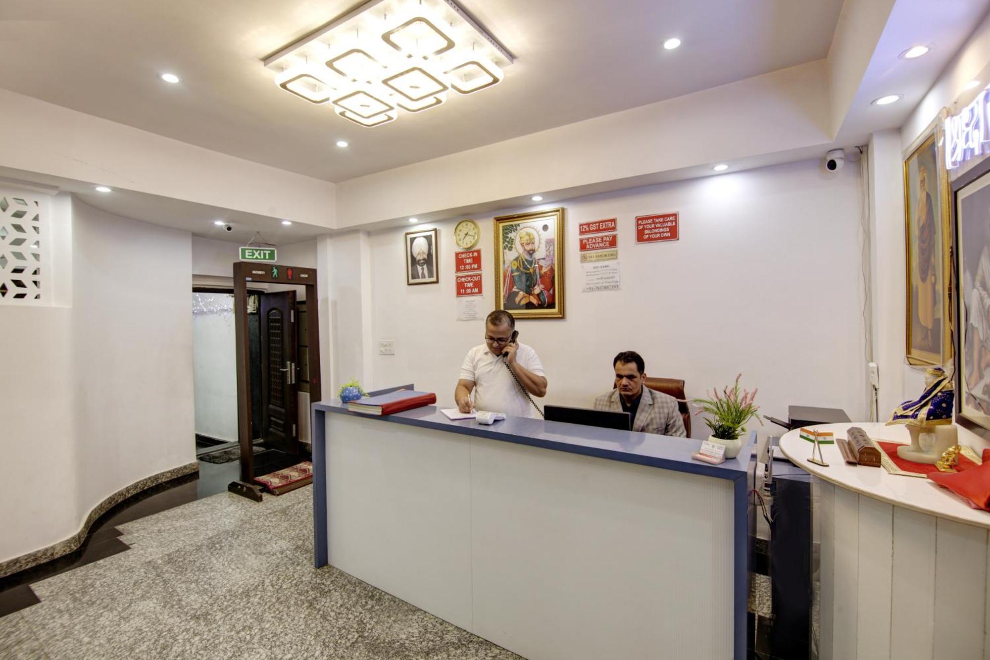 Hotel S B Inn - Near New Delhi Railway Station Paharganj Exterior foto