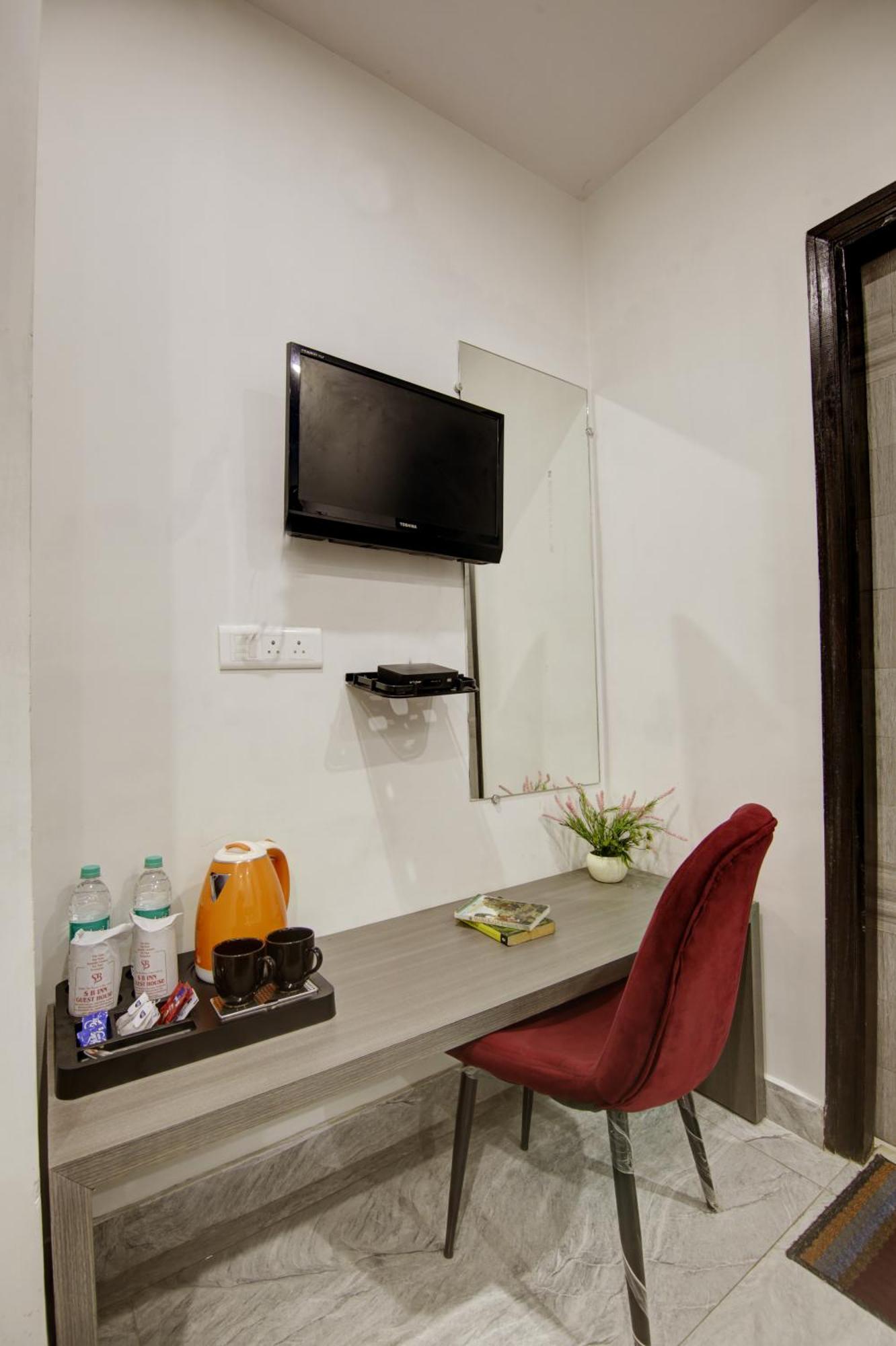 Hotel S B Inn - Near New Delhi Railway Station Paharganj Exterior foto