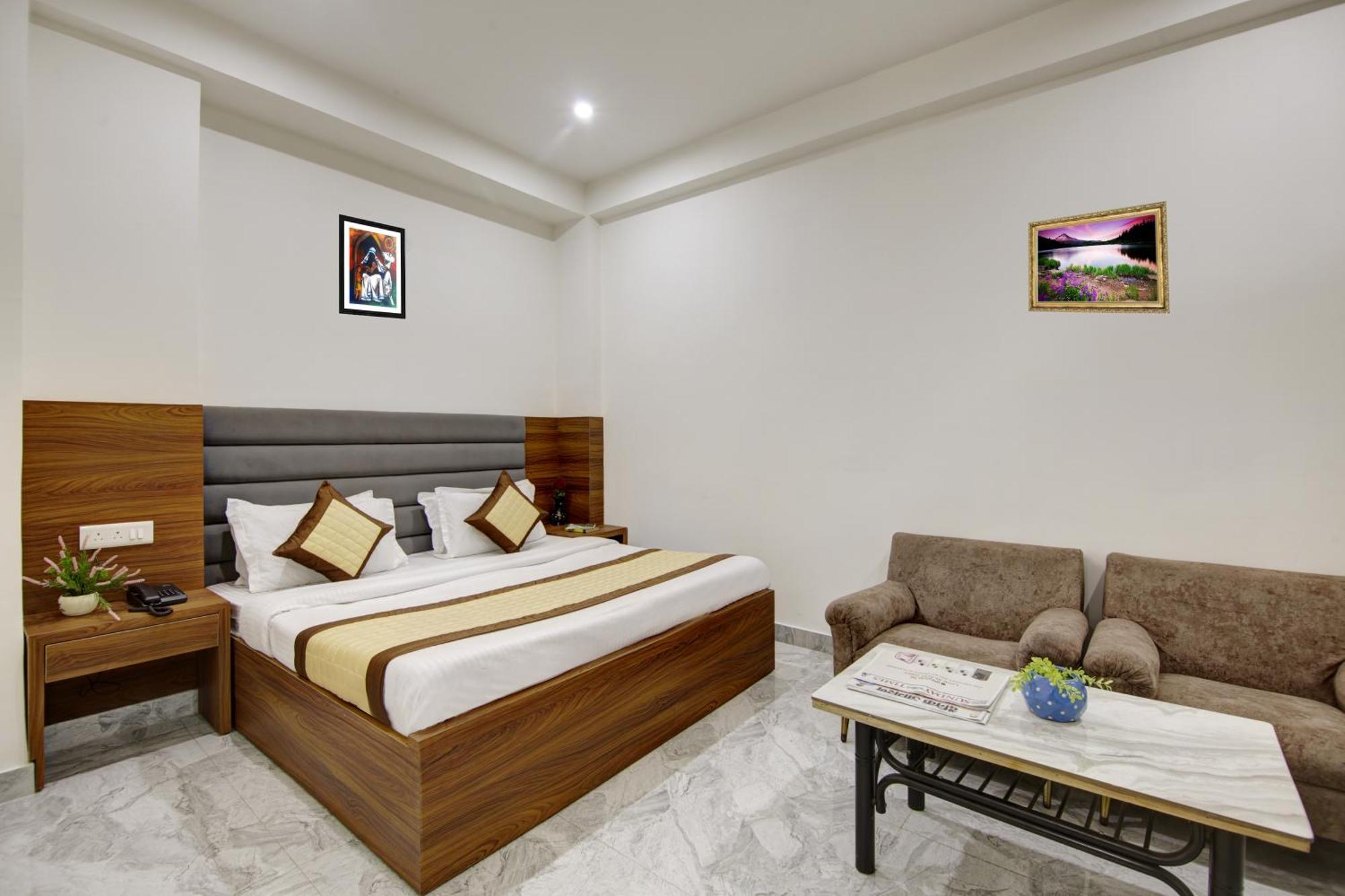 Hotel S B Inn - Near New Delhi Railway Station Paharganj Exterior foto